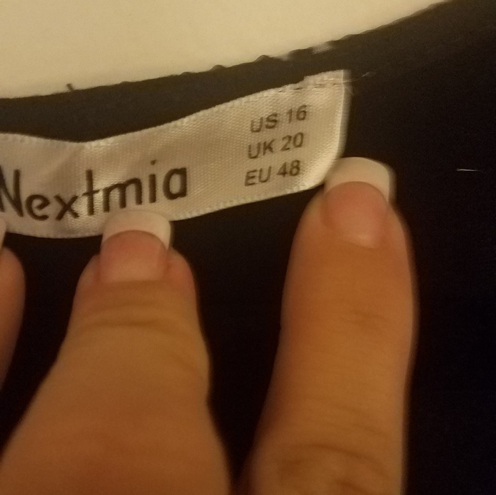 Dress - Picture 3 of 3